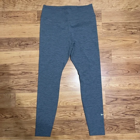 Nike Leggings - Picture 2 of 4